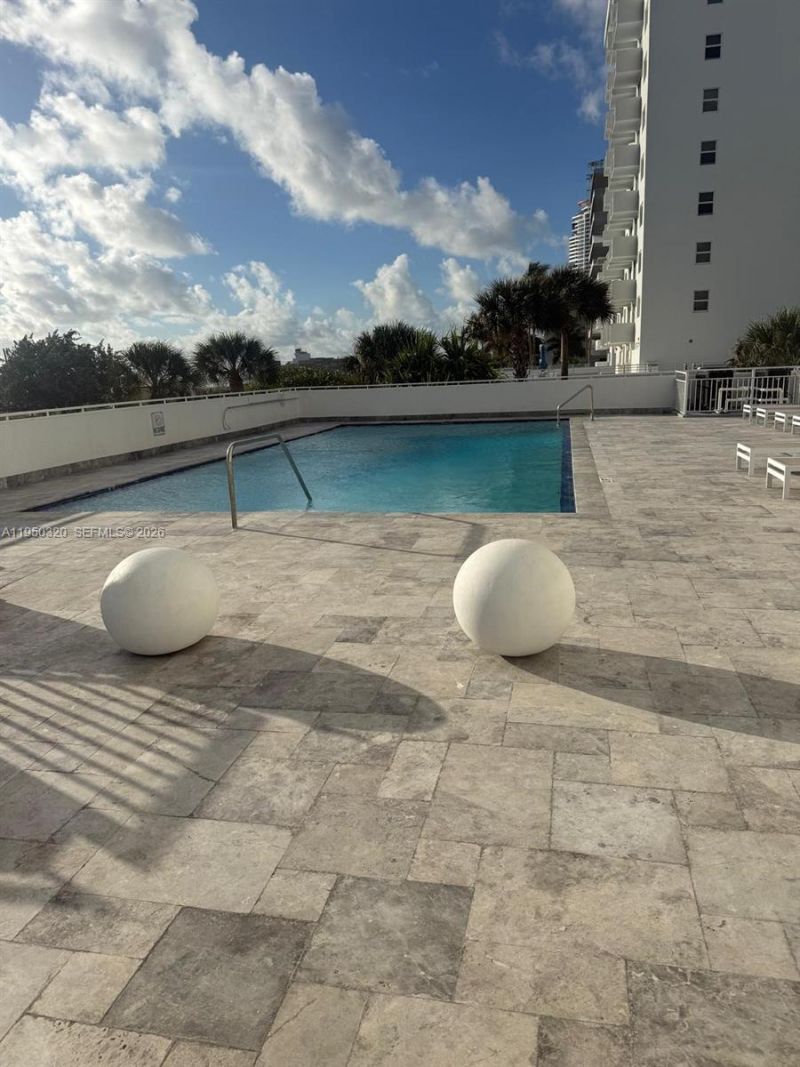 401 Ocean Dr, Unit 425, Miami Beach, FL 33139 Photo