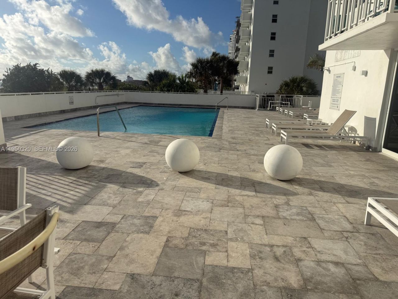 401 Ocean Dr, Unit 425, Miami Beach, FL 33139 Photo
