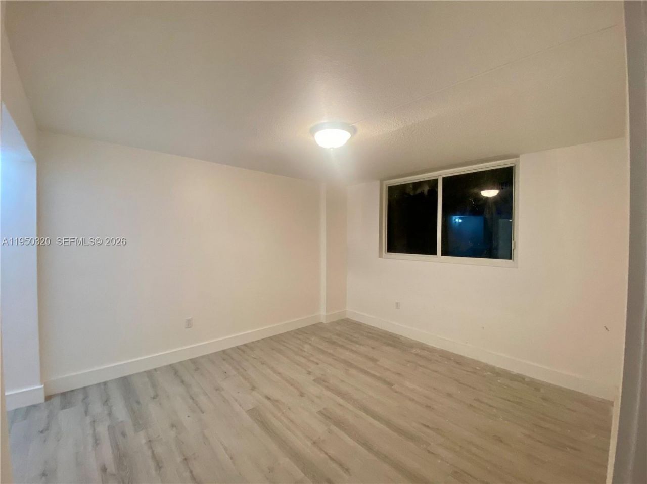 401 Ocean Dr, Unit 425, Miami Beach, FL 33139 Photo