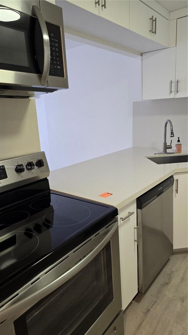 401 Ocean Dr, Unit 425, Miami Beach, FL 33139 Photo