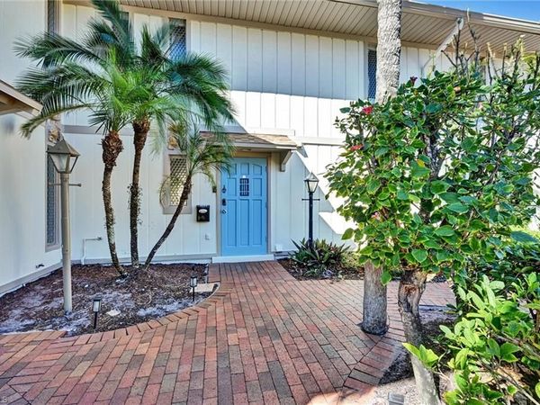 4265 Island CIR, Unit B, FORT MYERS, FL 33919