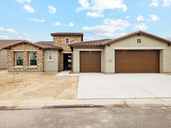 16673 W WHITTON Avenue, Goodyear, AZ 85395