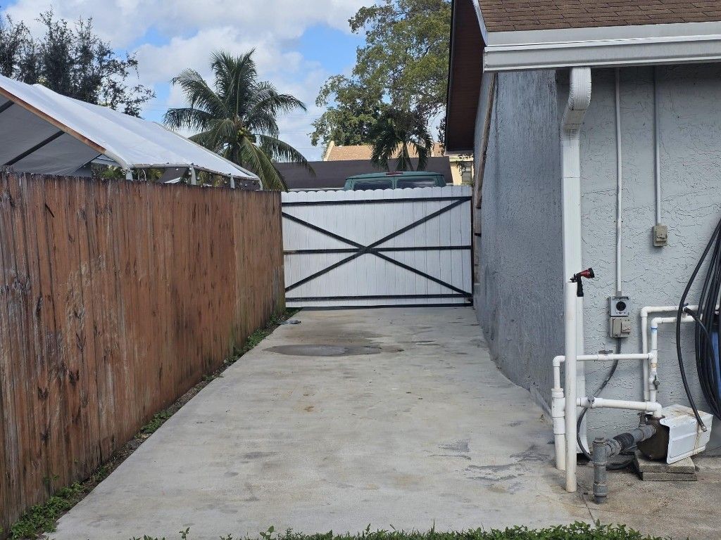 9410 NW 14th Street, Pembroke Pines, FL 33024 Photo