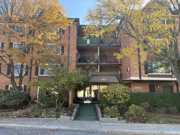 Unit 102, Arlington Heights, IL 60005