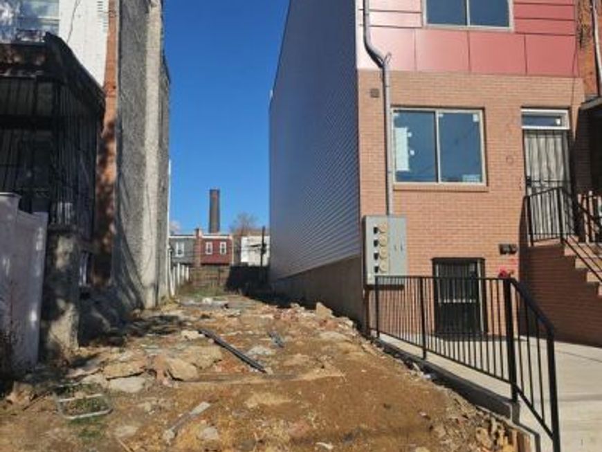 1231 W Hilton Street, Philadelphia, PA 19140 Main Photo