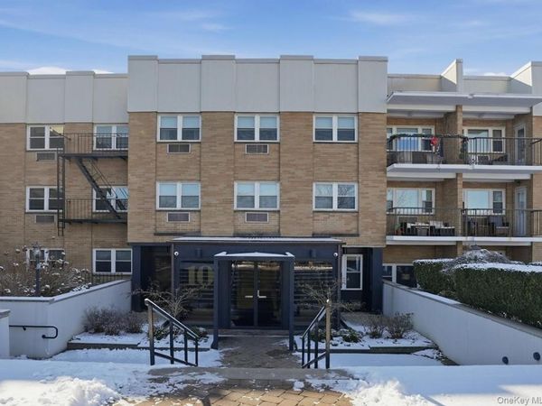 10 Lenox Road, Unit 1G, Rockville Centre, NY 11570