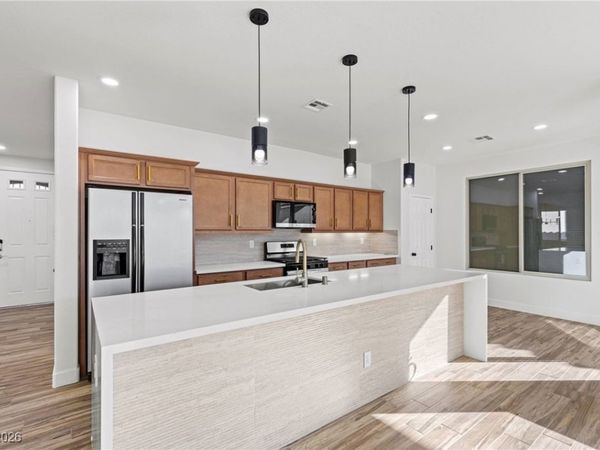 5633 Keystone Crest Street, North Las Vegas, NV 89081