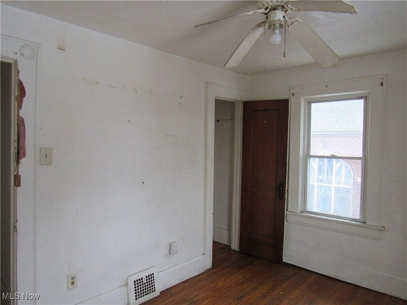 31 Mc Naughton Street, Akron, OH 44305 Photo 17