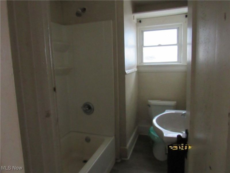 31 Mc Naughton Street, Akron, OH 44305 Photo 22