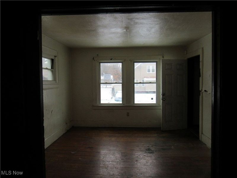 31 Mc Naughton Street, Akron, OH 44305 Photo 9