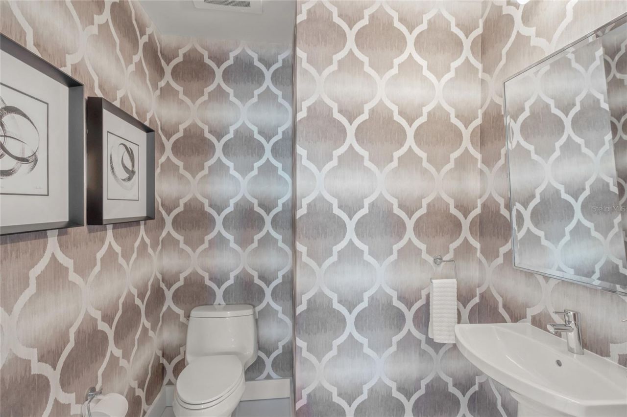 1155 N Gulfstream Avenue, Unit 708, Sarasota, FL 34236 Photo