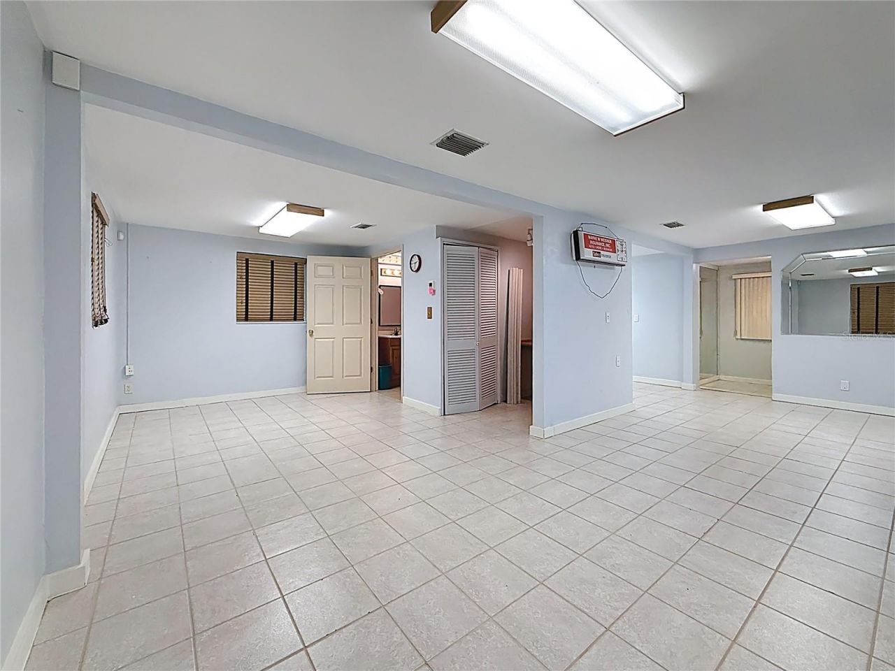 550 E Bay Drive, Largo, FL 33770 Photo