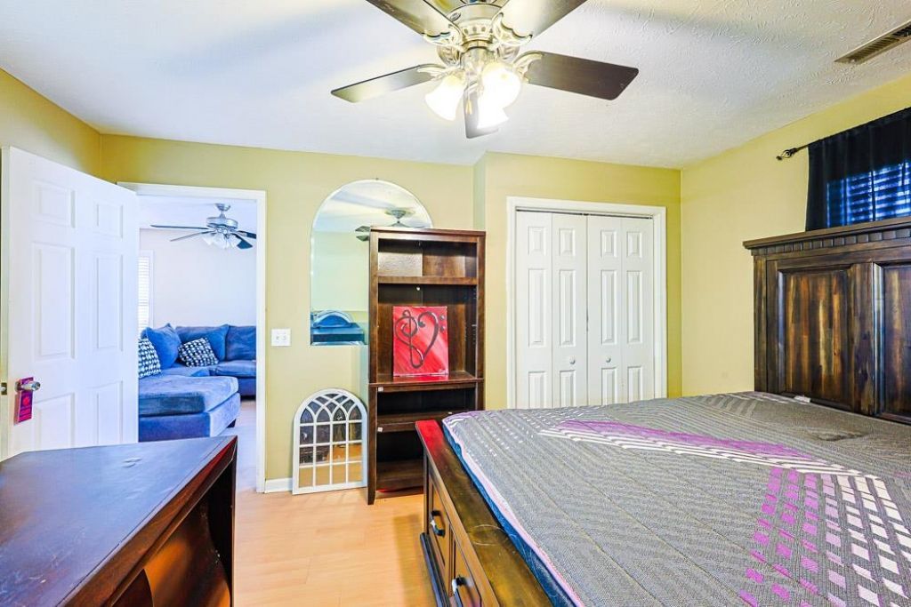 465 White River Dr. Photo 12