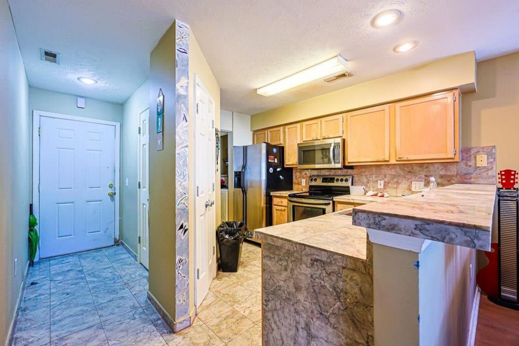 465 White River Dr. Photo 5