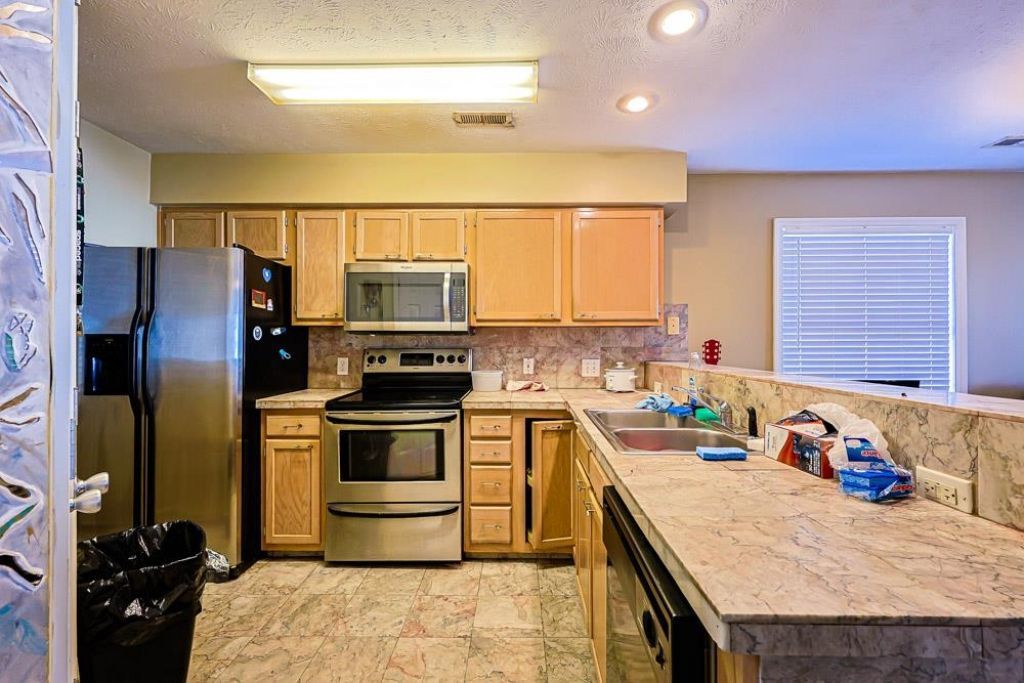 465 White River Dr. Photo 6