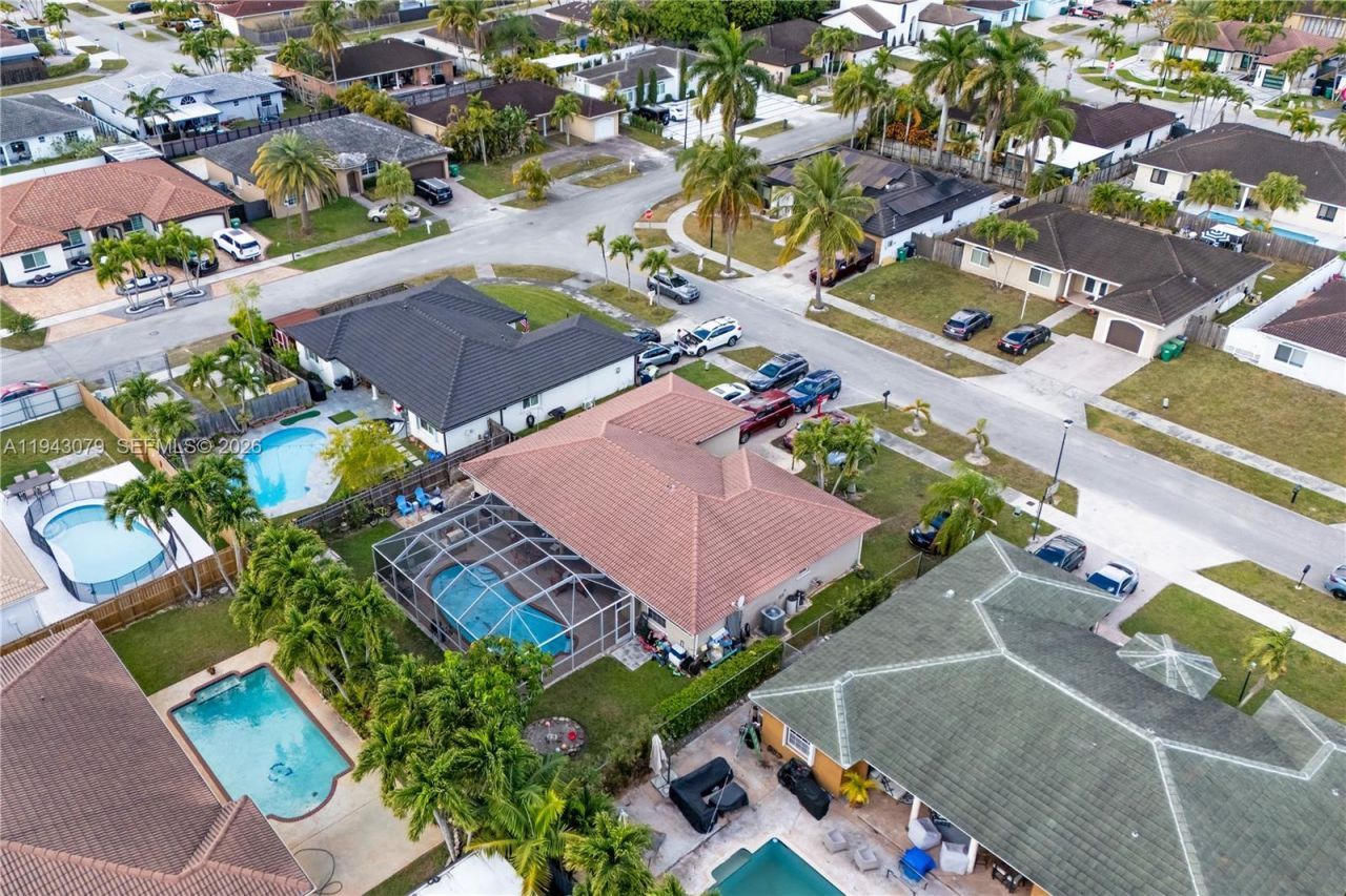 15330 SW 170th Ter, Miami, FL 33187 Photo