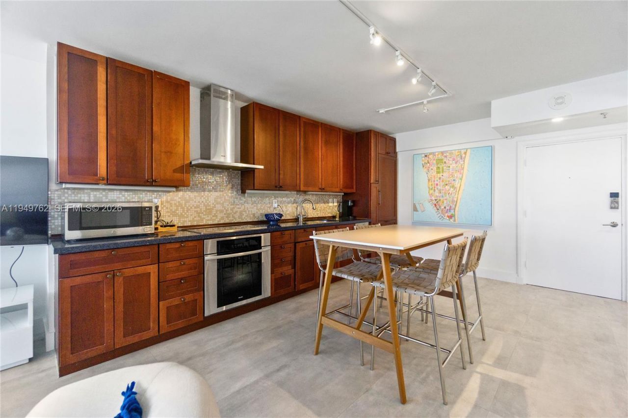 100 Lincoln Rd, Unit 1447, Miami Beach, FL 33139 Photo