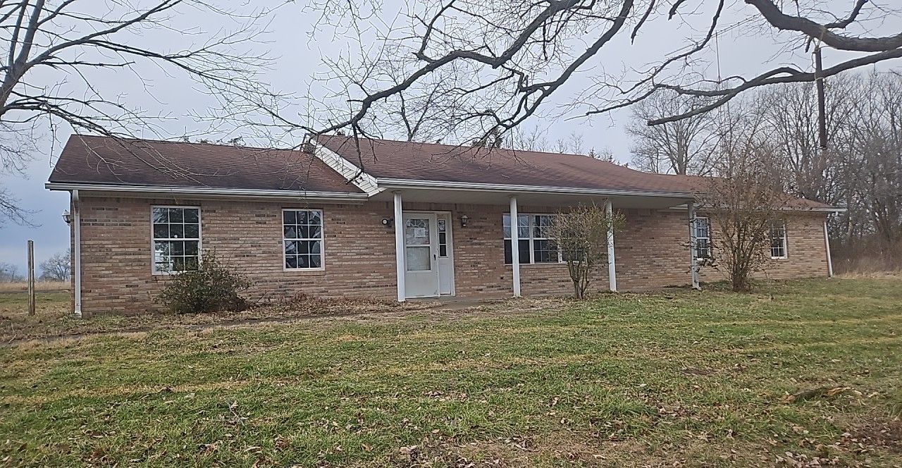 956 Auburn Lane, Goreville, IL 62939 Main Photo