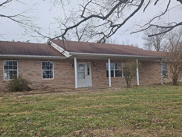 956 Auburn Lane, Goreville, IL 62939