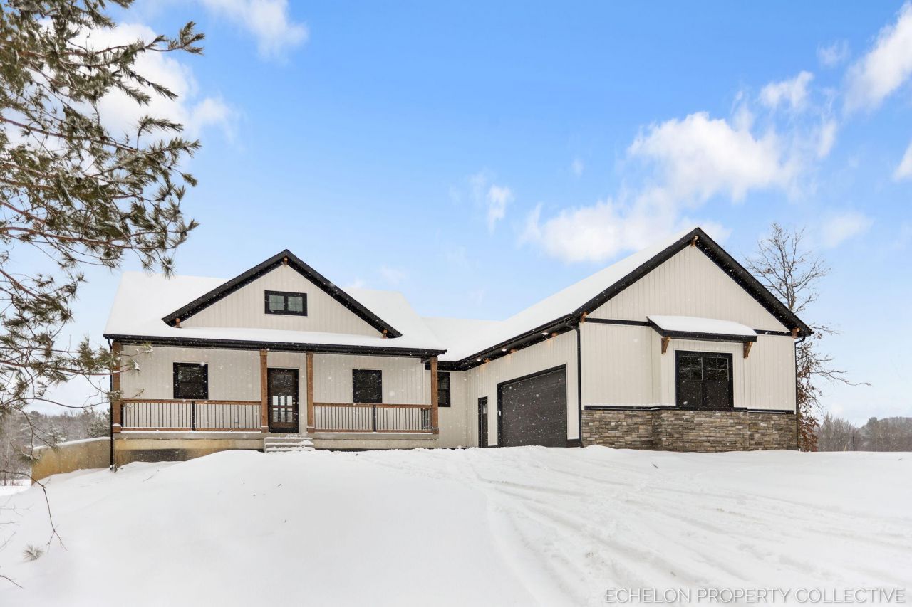 3317 E Sternberg Road, Fruitport, MI 49415 Main Photo