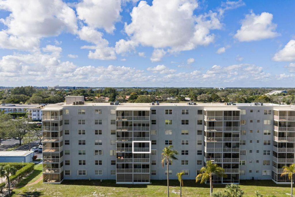 5700 NW 2nd Avenue, Unit 410, Boca Raton, FL 33487 Photo