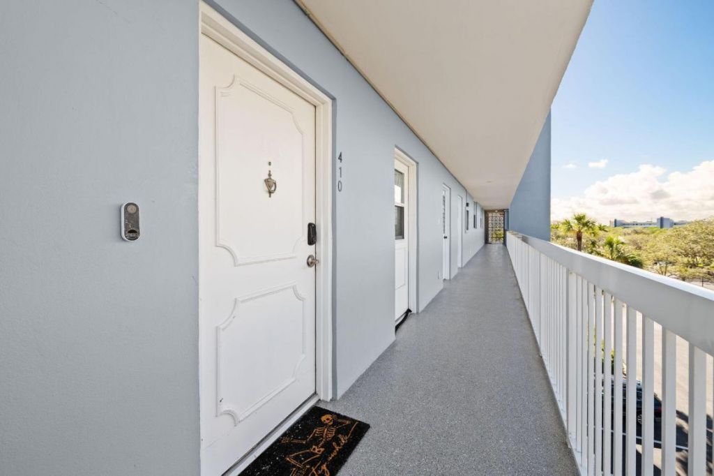 5700 NW 2nd Avenue, Unit 410, Boca Raton, FL 33487 Photo