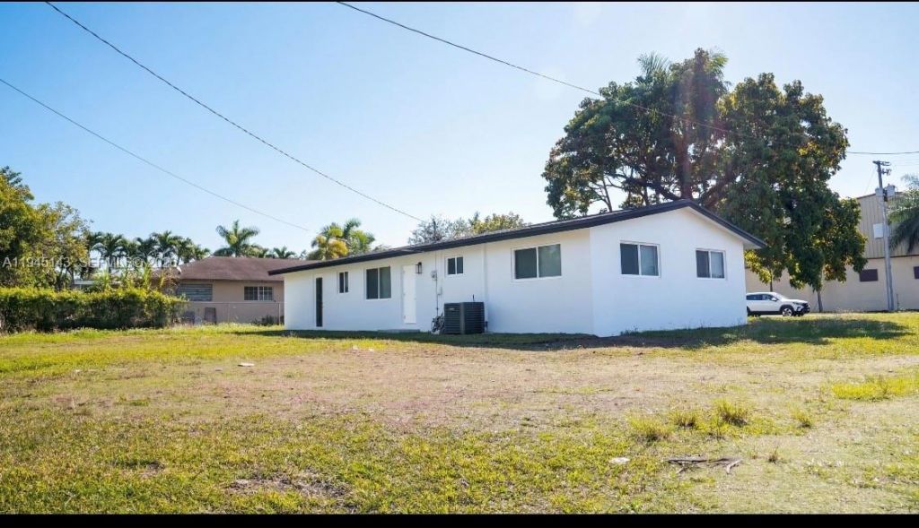 973 NW 8th St, Homestead, FL 33030 Photo