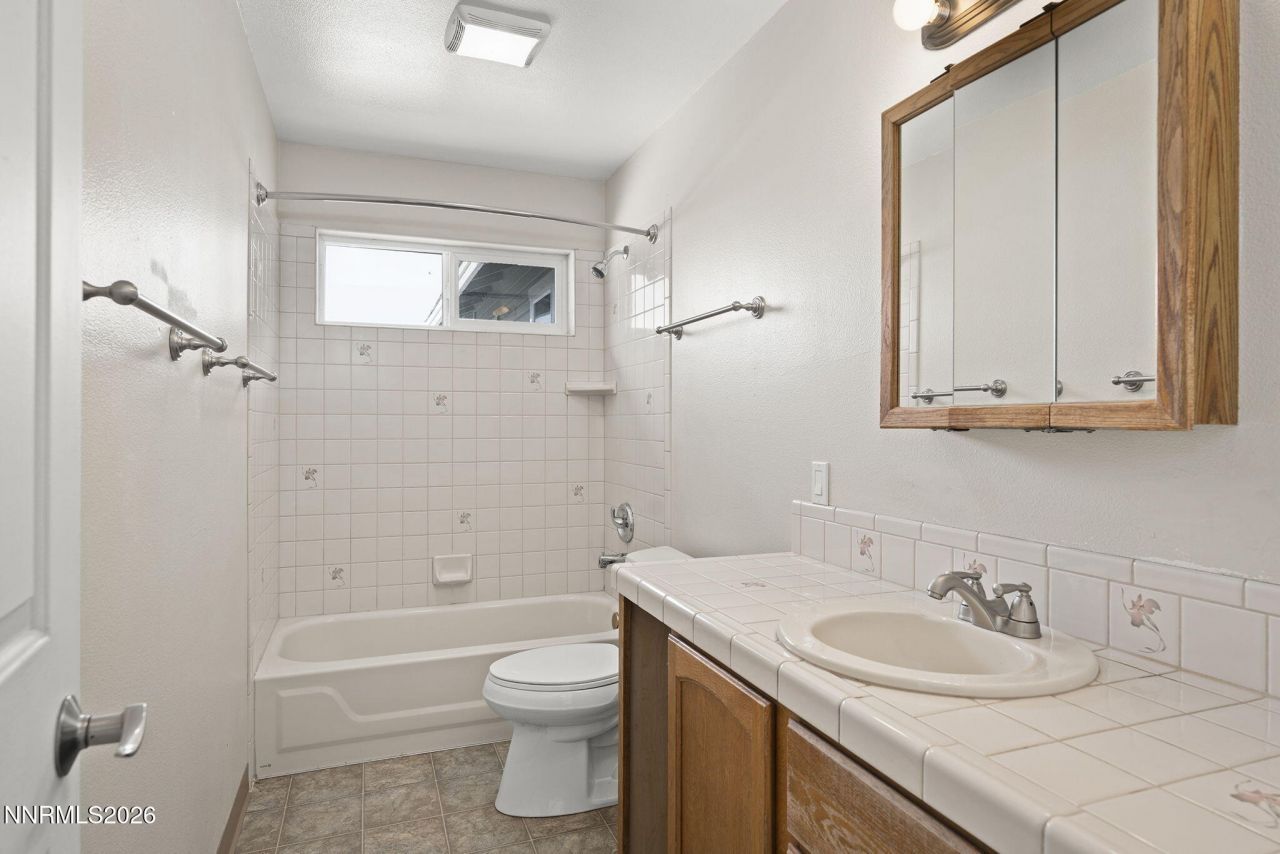 200 Thoroughbred Circle, Reno, NV 89508 Photo