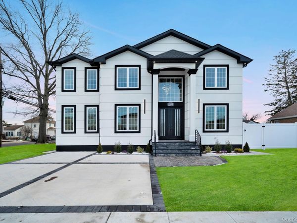 2105 Hoffman Avenue , Elmont, NY 11003