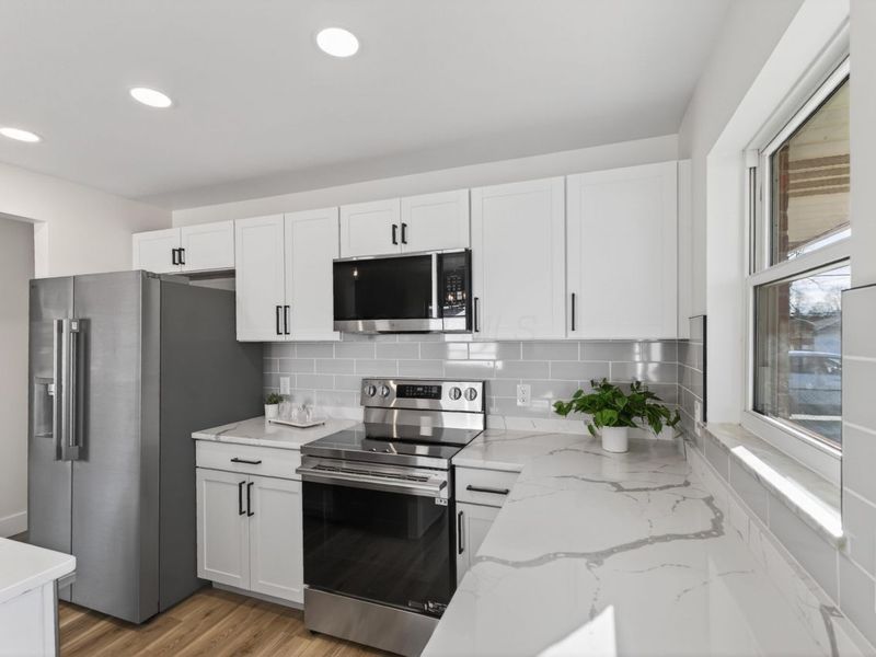 1301 Bernhard Road, Columbus, OH 43227 Photo 2