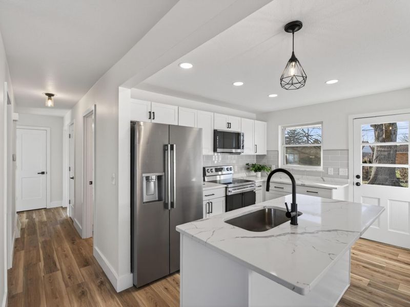 1301 Bernhard Road, Columbus, OH 43227 Photo 3