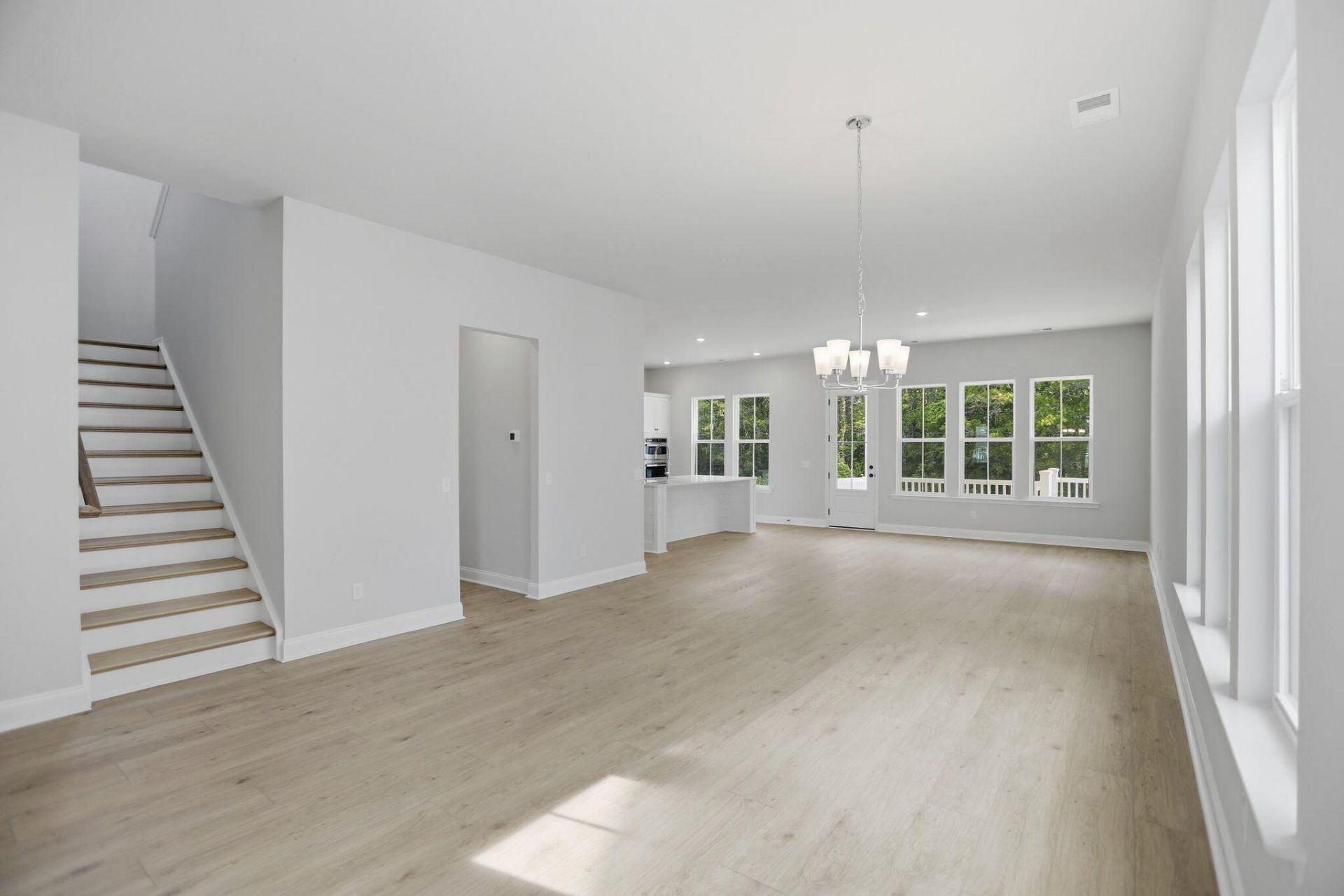 195 Threaded Fern Street Photo 9