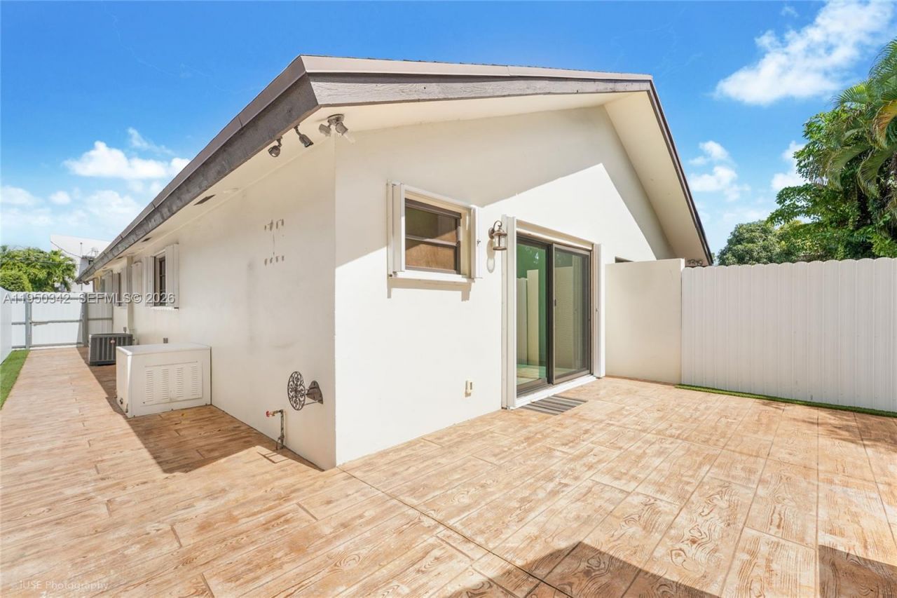 1634 SW 19th Ter, Unit 1634, Miami, FL 33145 Photo