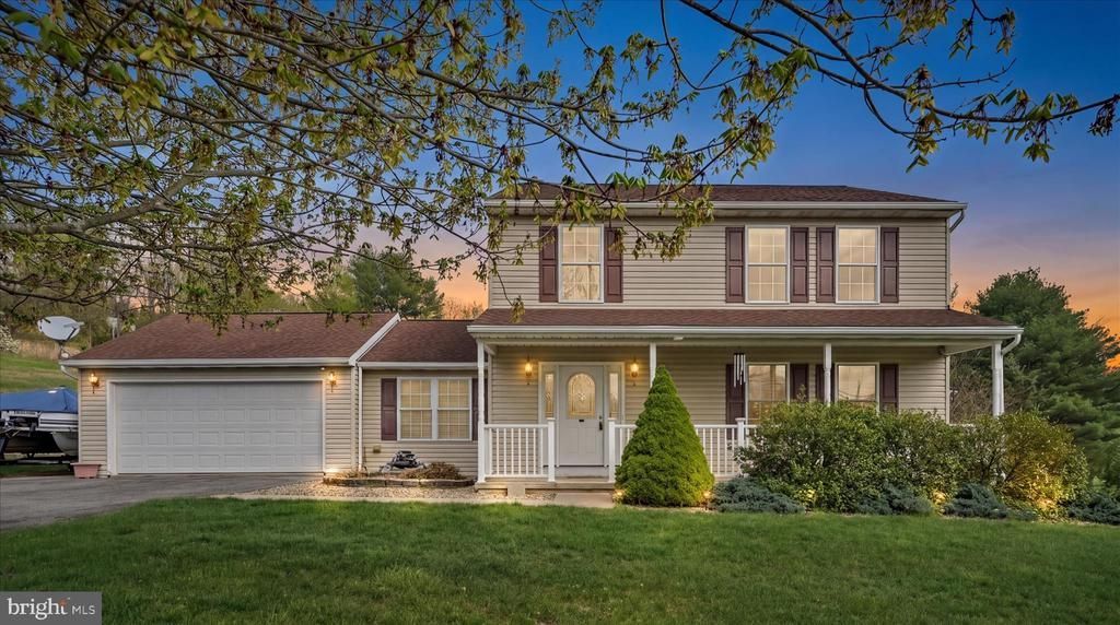 1865 and 1864 BUCKAROO DRIVE, AUBURN, PA 17922