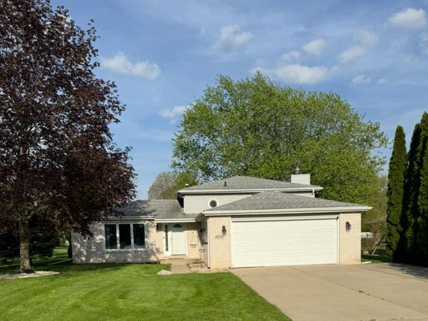 3229 Rustic Lane, Crown Point, IN 46307