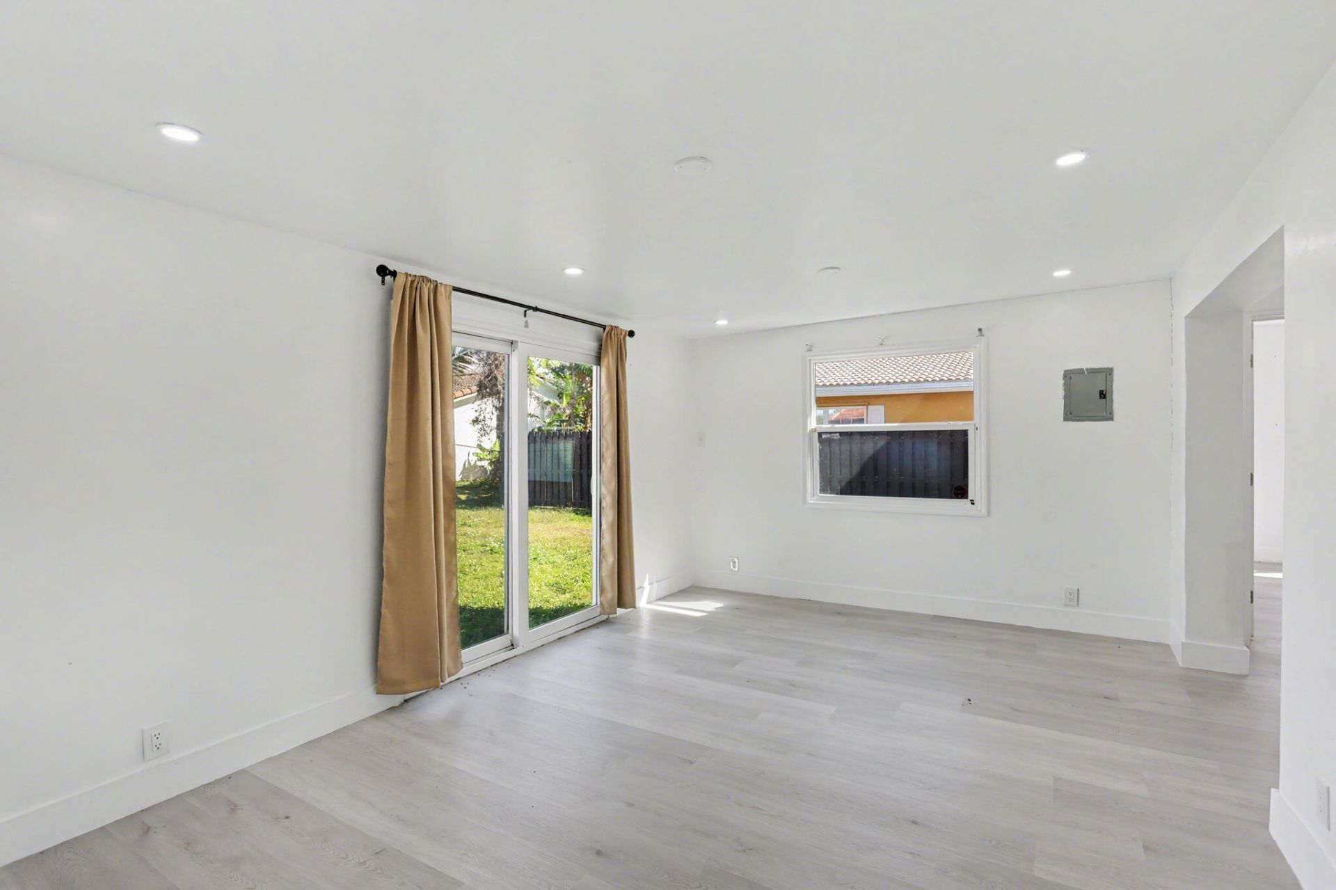 4005 NW 76th Avenue, Coral Springs, FL 33065 Photo