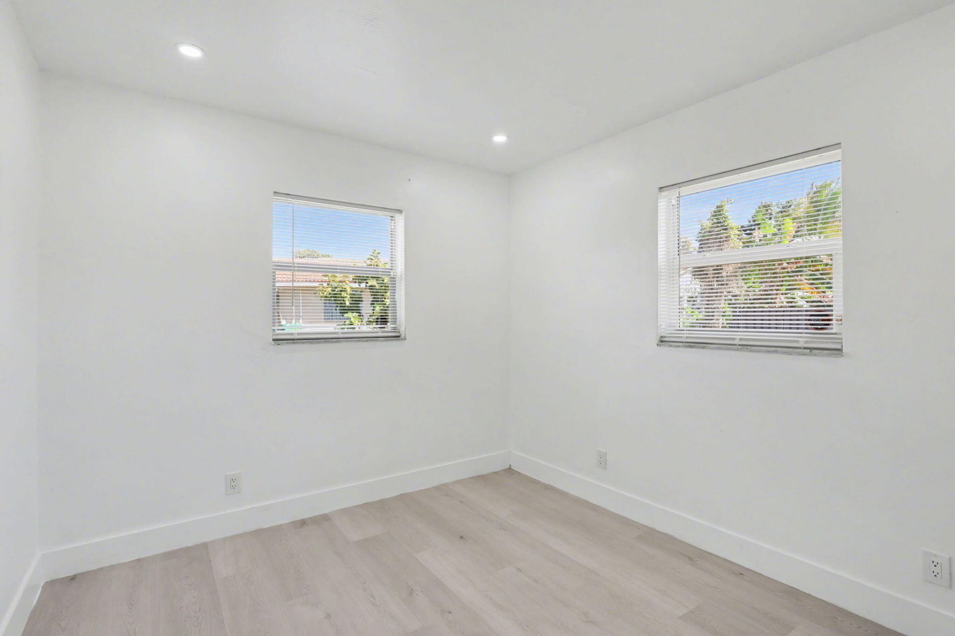 4005 NW 76th Avenue, Coral Springs, FL 33065 Photo