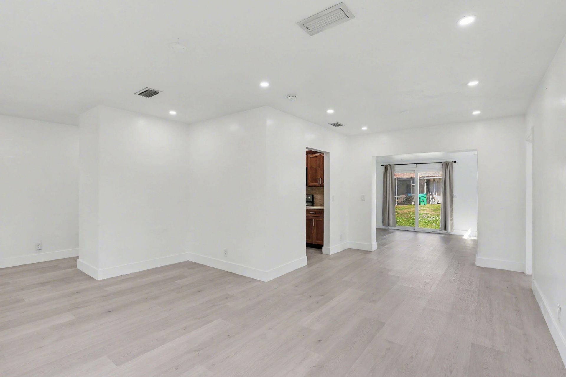 4005 NW 76th Avenue, Coral Springs, FL 33065 Photo