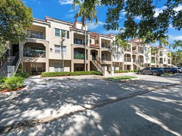 5800 W Sample Road, Unit 102, Coral Springs, FL 33067