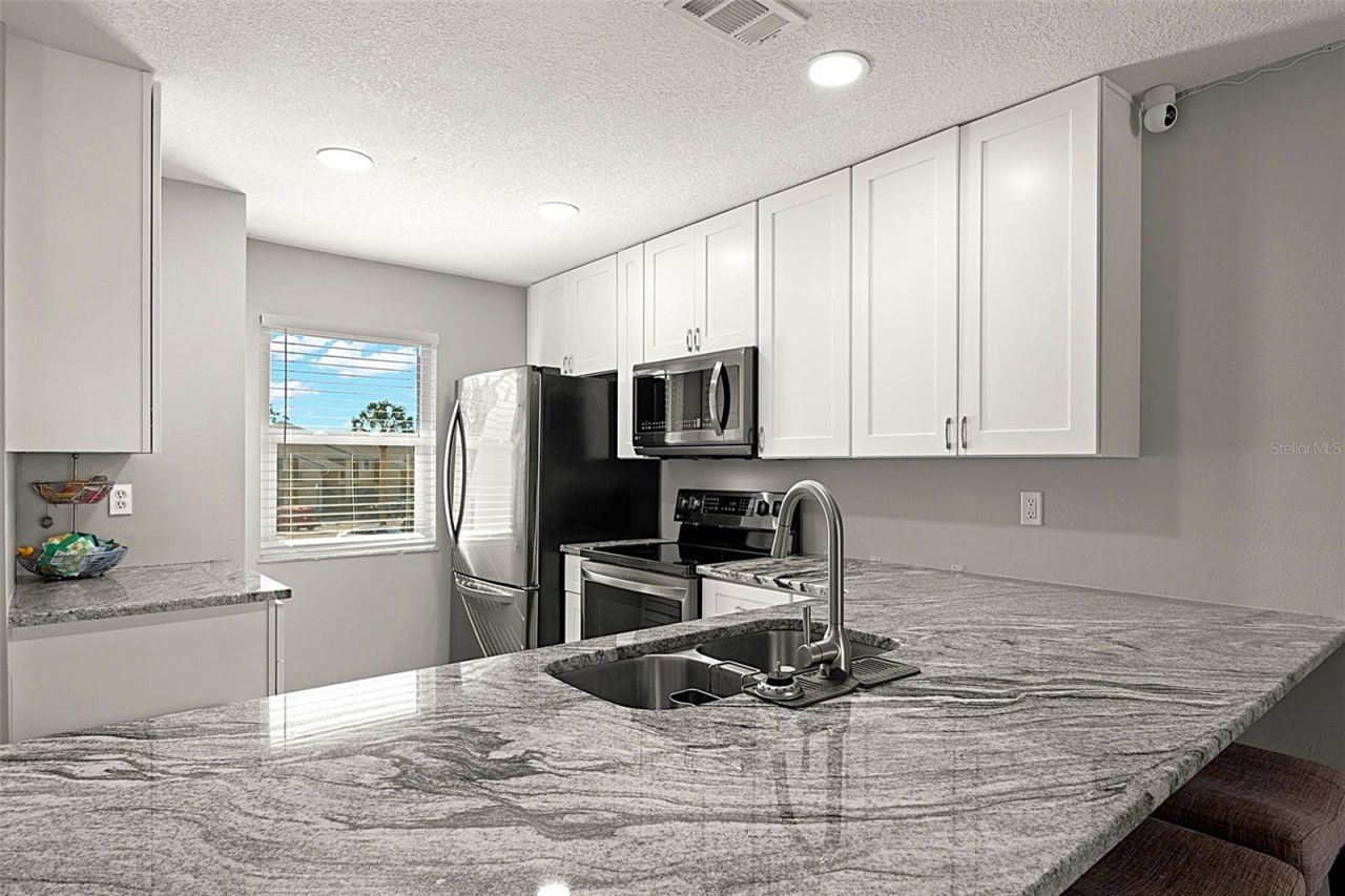 3001 58th Avenue S, Unit 606, Saint Petersburg, FL 33712 Photo