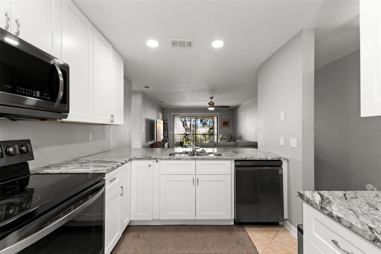 3001 58th Avenue S, Unit 606, Saint Petersburg, FL 33712 Photo