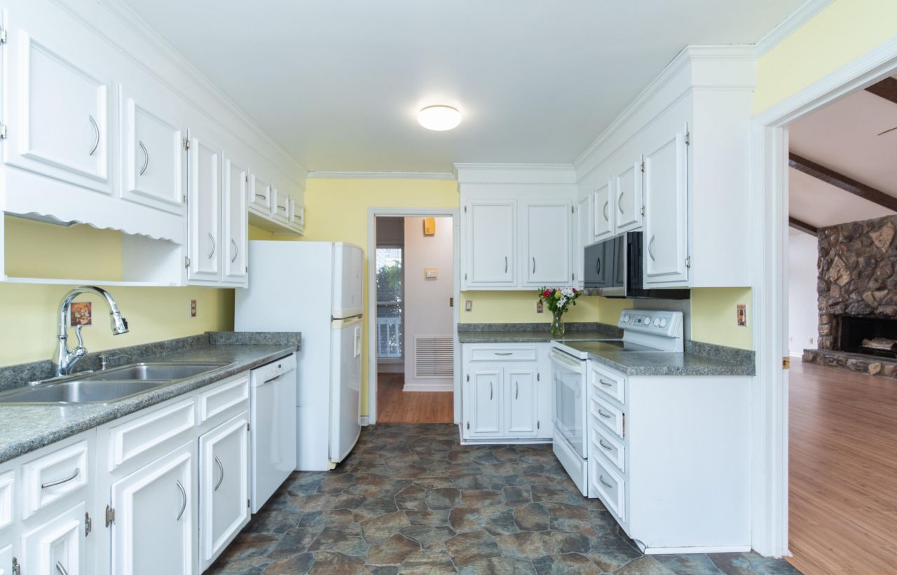 139 Botany Bay Boulevard Photo 10