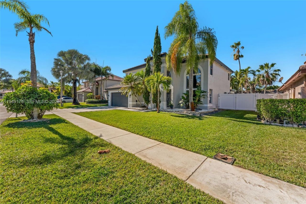 590 SW 178th Way, Pembroke Pines, FL 33029 Photo