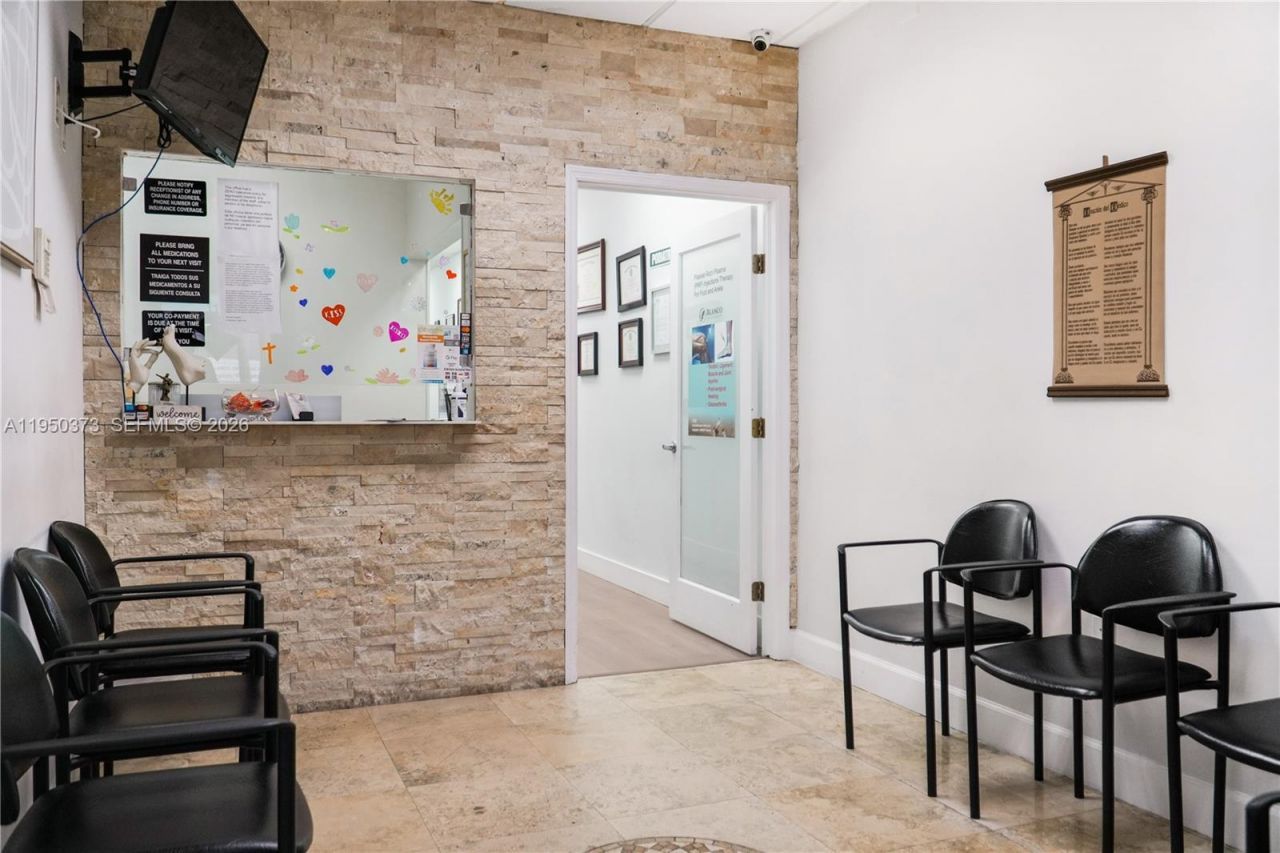 7500 NW 25th St, Unit 112, Miami, FL 33122 Photo