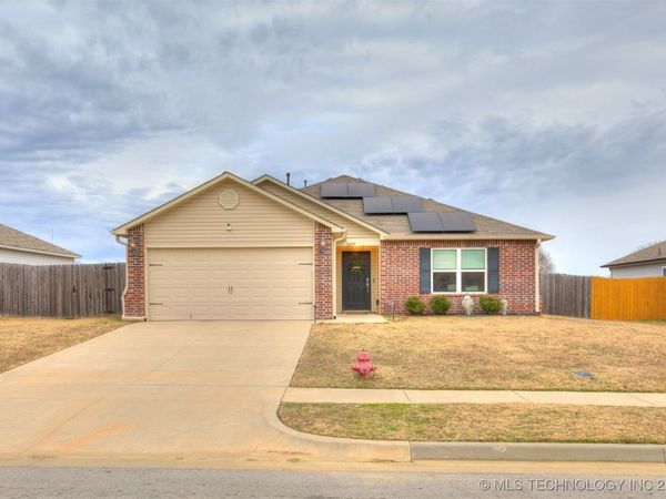 14895 S 274th East Avenue, Coweta, OK 74429