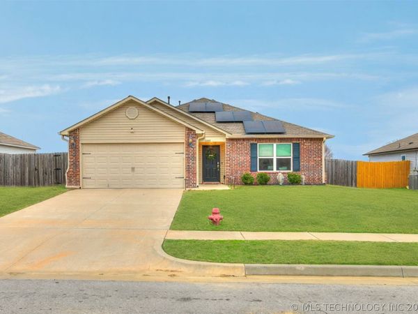 14895 S 274th East Avenue, Coweta, OK 74429