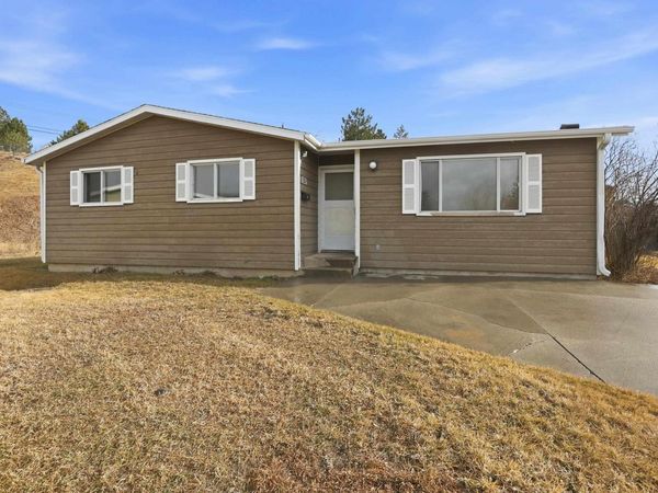 936 E OAKLAND, Rapid City, SD 57701
