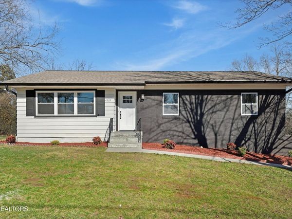 4209 Deerfield Rd, Knoxville, TN 37921
