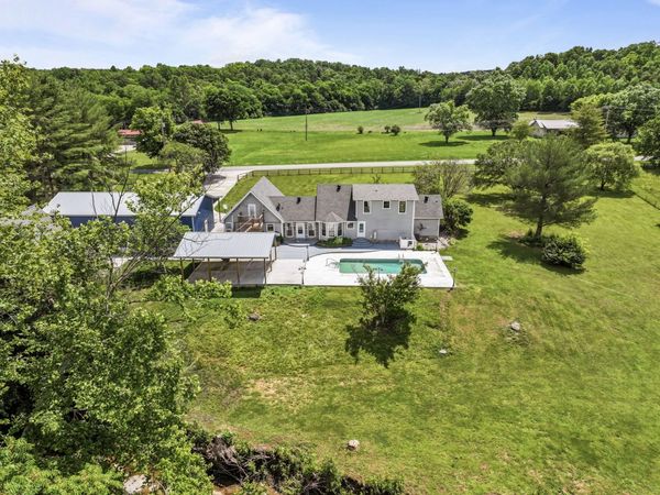 1313 Stayton Rd, Cumberland Furnace, TN 37051