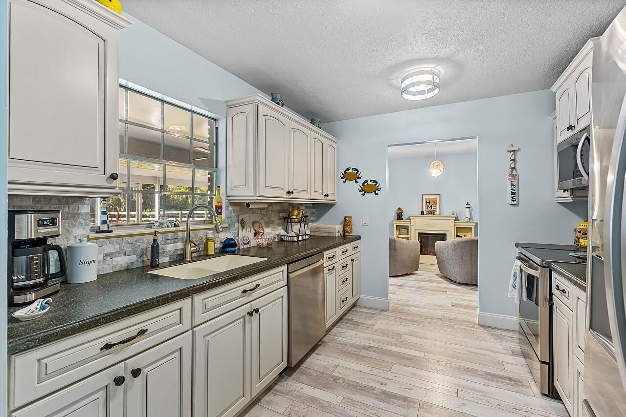 2801 Grove Drive, Fort Pierce, FL 34981 Photo